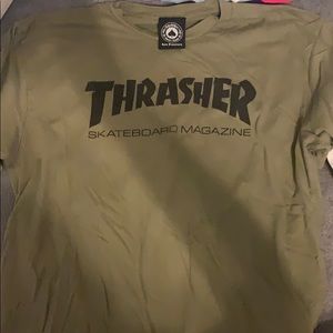 Green thrasher Tee